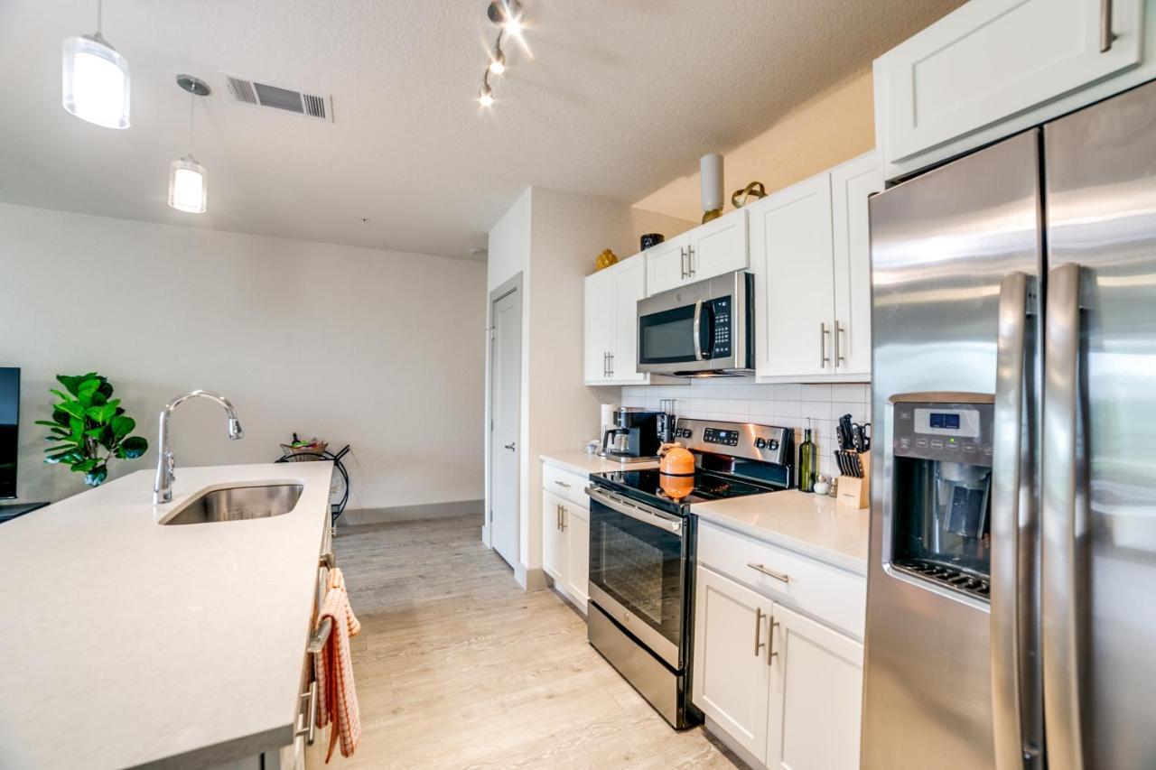Downtown Apartment With Riverwalk Views Free Parking Pet Friendly Centrally Located On The Riverwalk San Antonio Kültér fotó