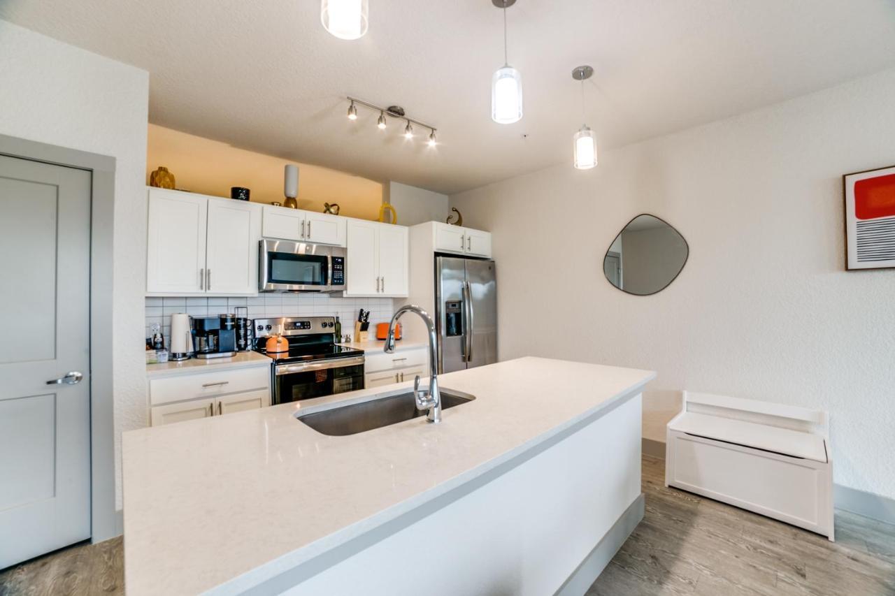 Downtown Apartment With Riverwalk Views Free Parking Pet Friendly Centrally Located On The Riverwalk San Antonio Kültér fotó