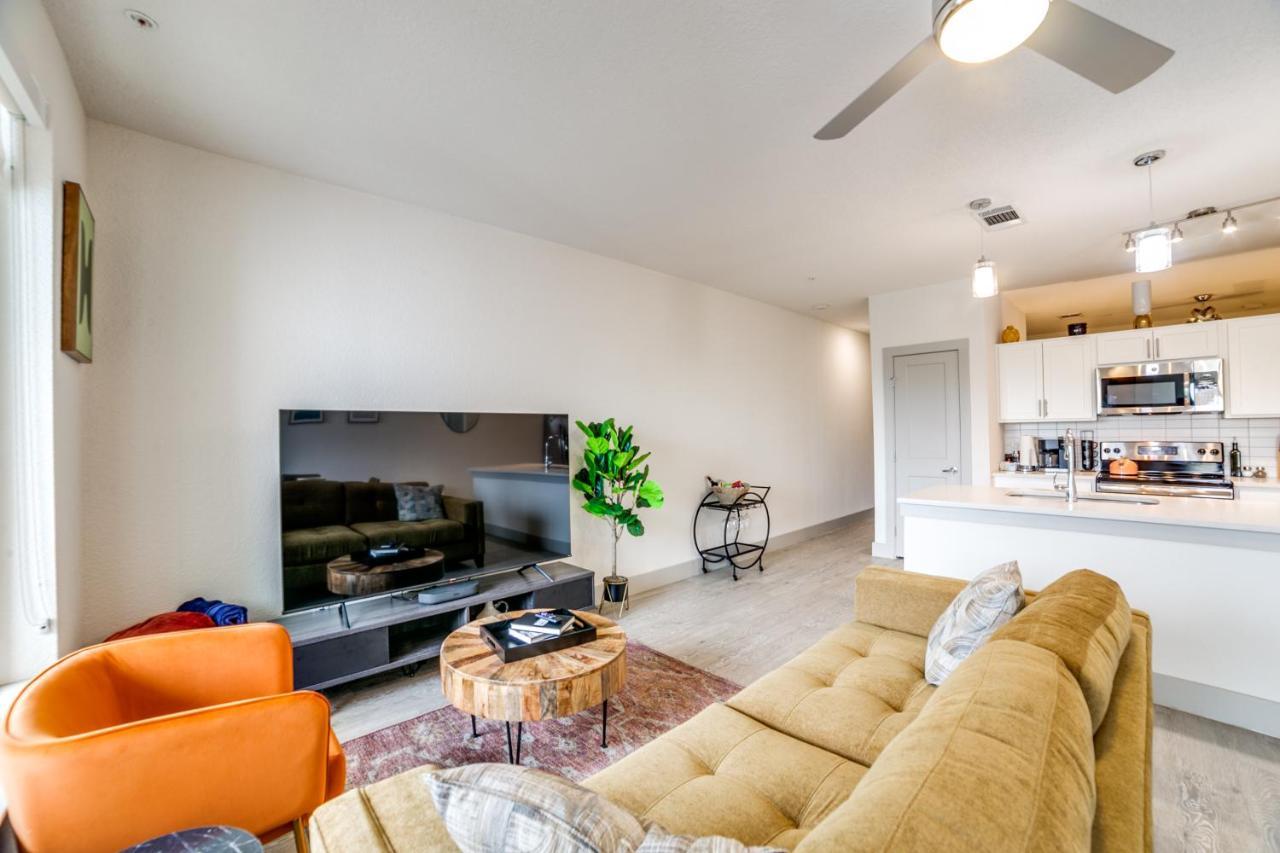 Downtown Apartment With Riverwalk Views Free Parking Pet Friendly Centrally Located On The Riverwalk San Antonio Kültér fotó