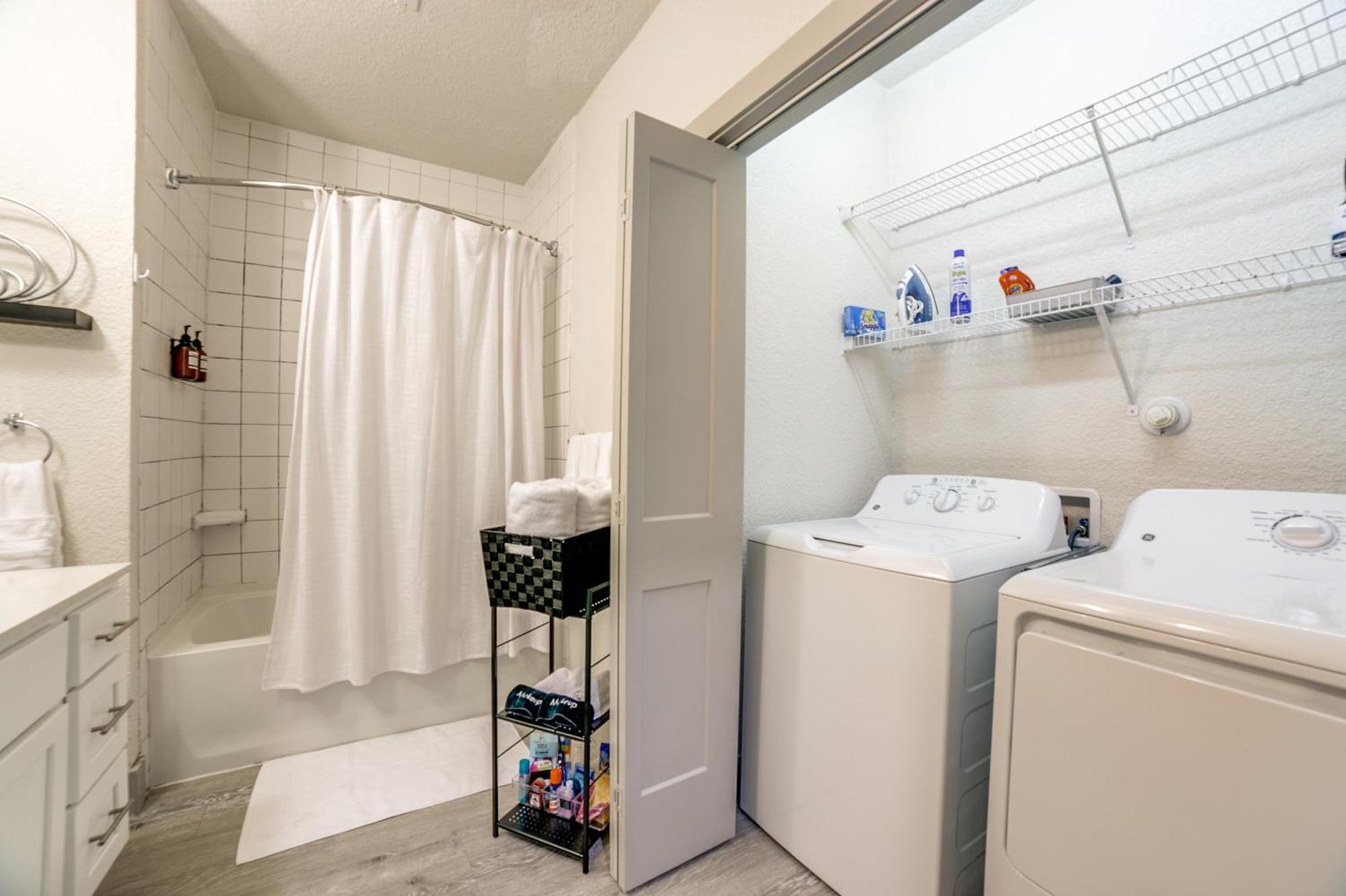 Downtown Apartment With Riverwalk Views Free Parking Pet Friendly Centrally Located On The Riverwalk San Antonio Kültér fotó