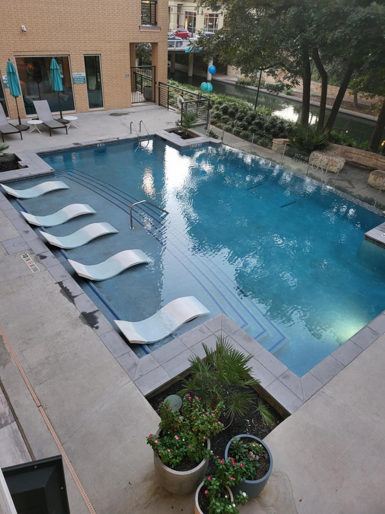 Downtown Apartment With Riverwalk Views Free Parking Pet Friendly Centrally Located On The Riverwalk San Antonio Kültér fotó